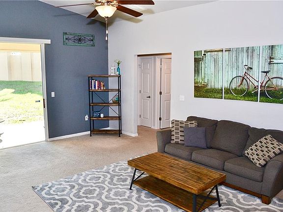 3rd image of 101 Highland Meadows Pl