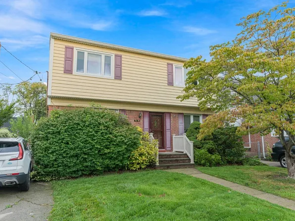 7616 269th St, New Hyde Park, NY 11040
