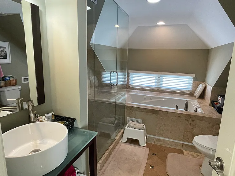 636 S Humphrey Ave — Photo 10