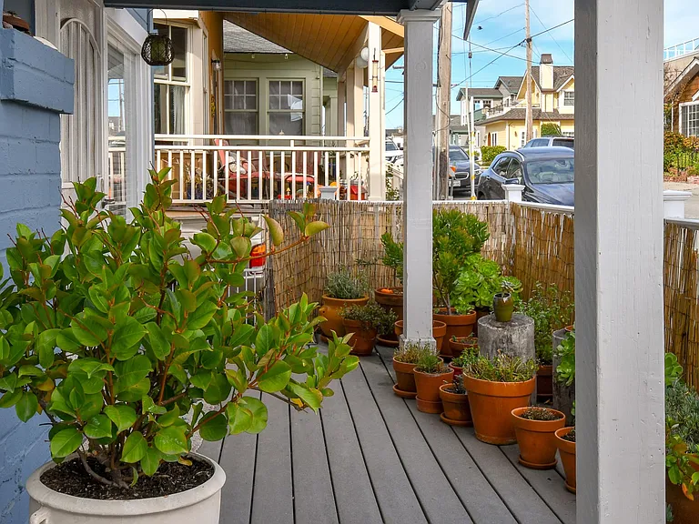 109 Mott Ave — Photo 13