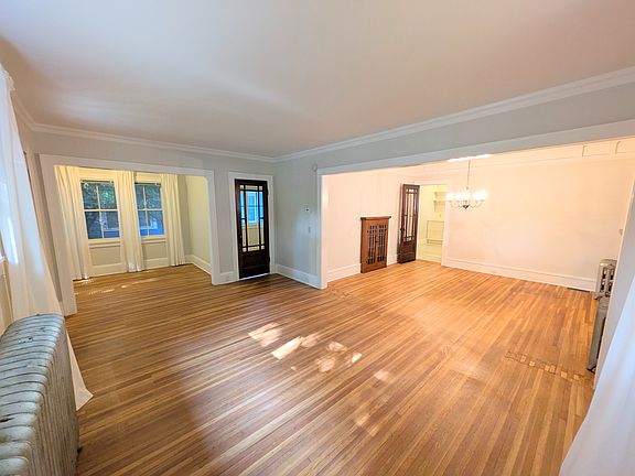 3rd image of 3109 40th Ave S #1