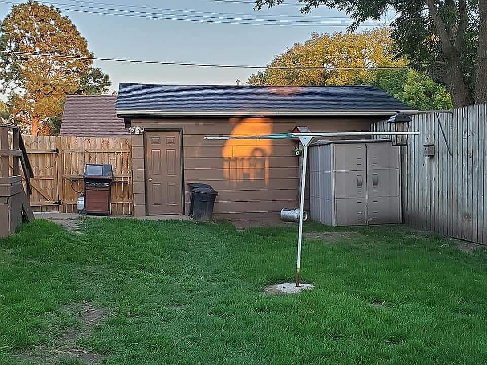 103 3rd St SE, De Smet, SD 57231 Zillow