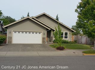 1502 SW Waterstone Dr, Grants Pass, OR 97527