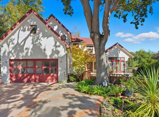 881 Northampton Dr, Palo Alto, CA 94303