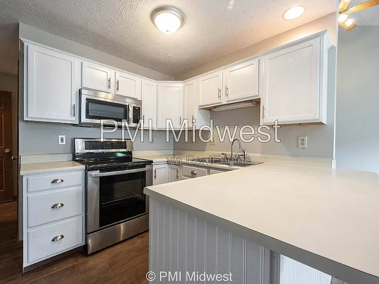 1092 Cobra Dr — Photo 14