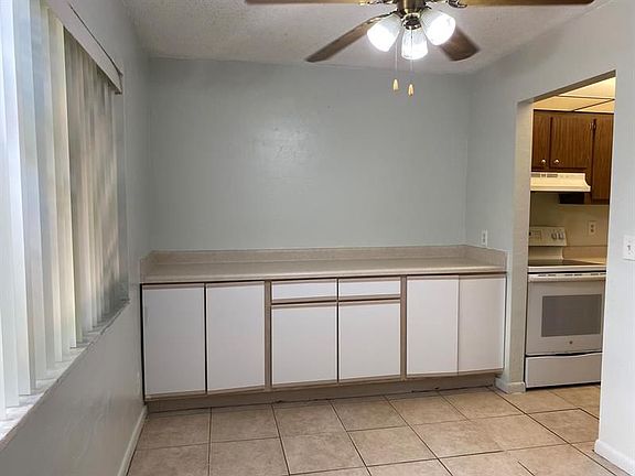 3rd image of 2116 Sherwood Forest Blvd APT 25