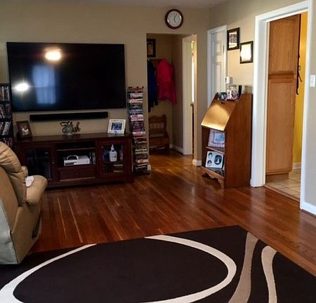 3rd image of 311 Creekview Dr