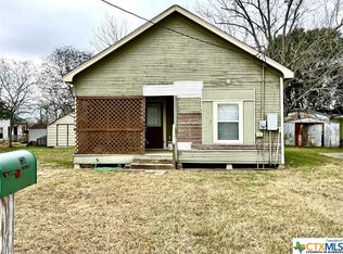 738 Guadalupe St, Goliad, TX 77963