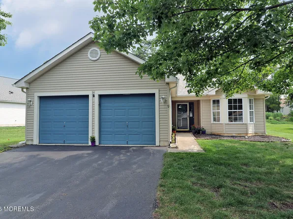 9 Ridgemont Lane, Whiting, NJ 08759