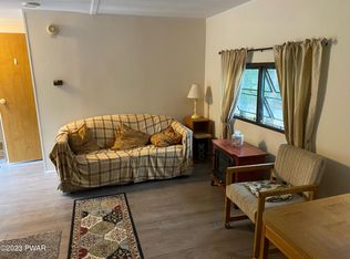 104 Chenango Dr, Shohola, PA 18458
