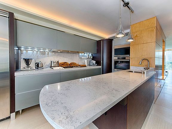 3rd image of 311 Greenwich St #7AB
