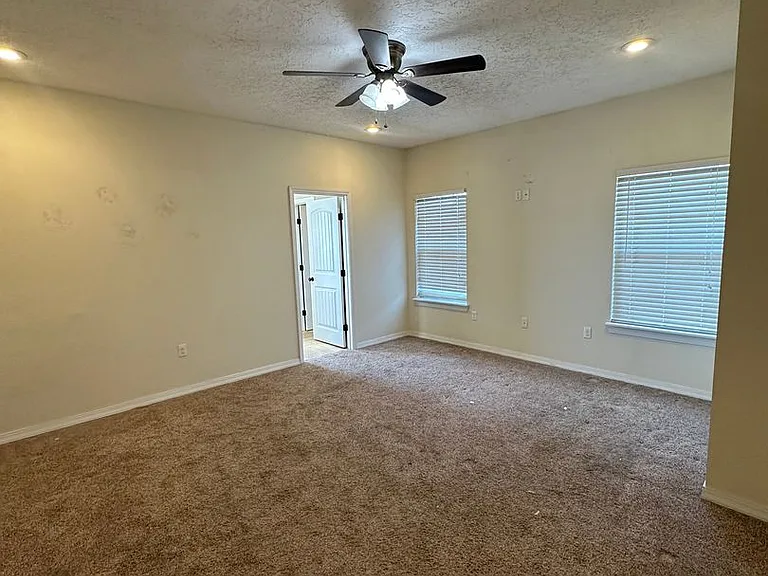 917 Almond Tree Ln — Photo 21
