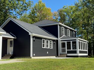 58 White Hart Ln, Hope, ME 04847