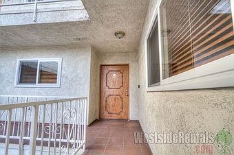 2nd image of 5301 Yarmouth Ave Unit 5