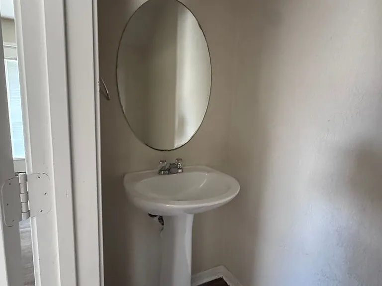 2201 Riley Dr — Photo 12