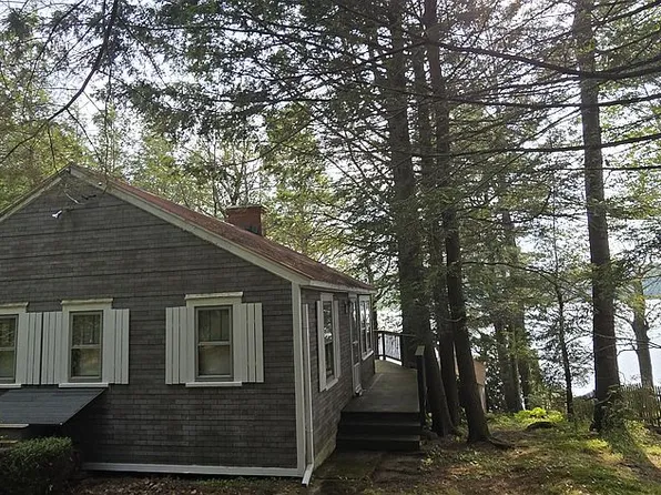 69 Aberdeen Rd, Goshen, MA 01032