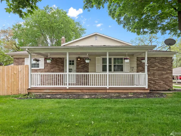 508 Chamberlain St APT 8, Flushing, MI 48433
