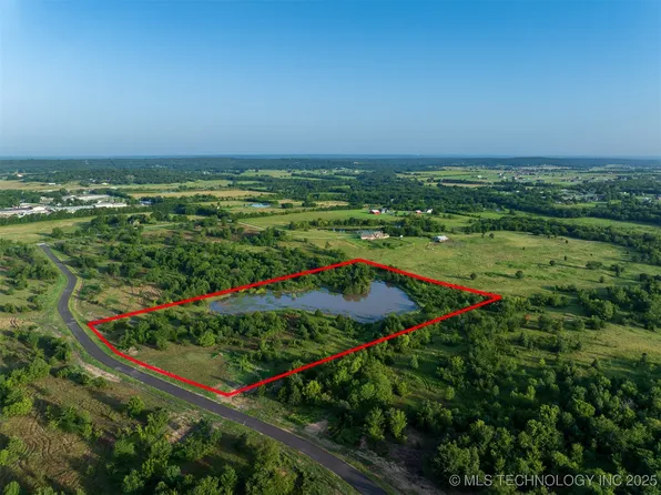 7 W 195th St S, Mounds, OK 74047