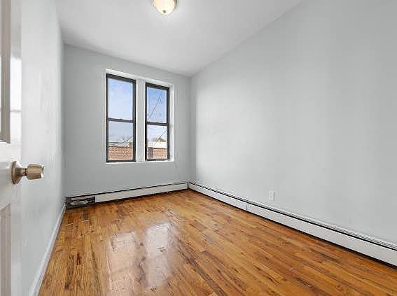 5th image of 701 Kings Hwy #3E