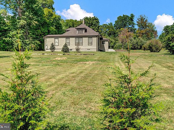 2nd image of 145 Hopewell Wertsvl Rd