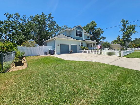 3rd image of 7402 S De Soto St