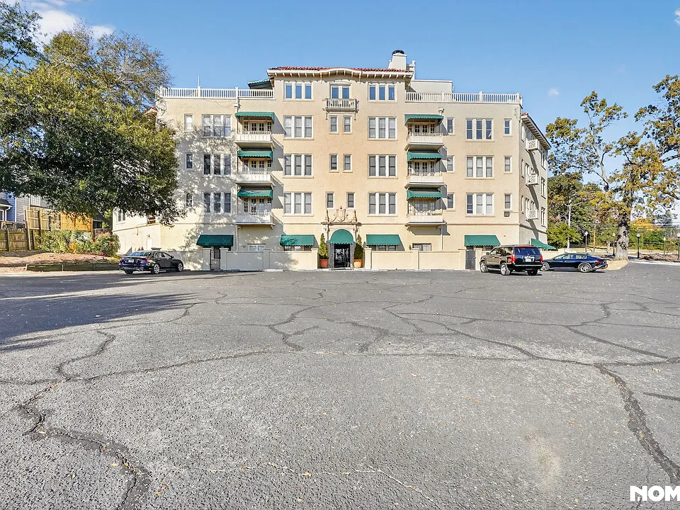 2068 Walton Way #201