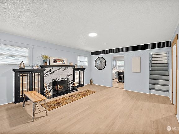 5th image of 411 S 46th St