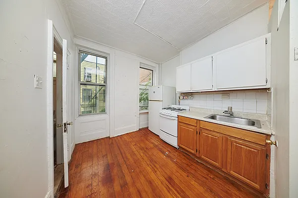 Rented by Voro NYC | media 32