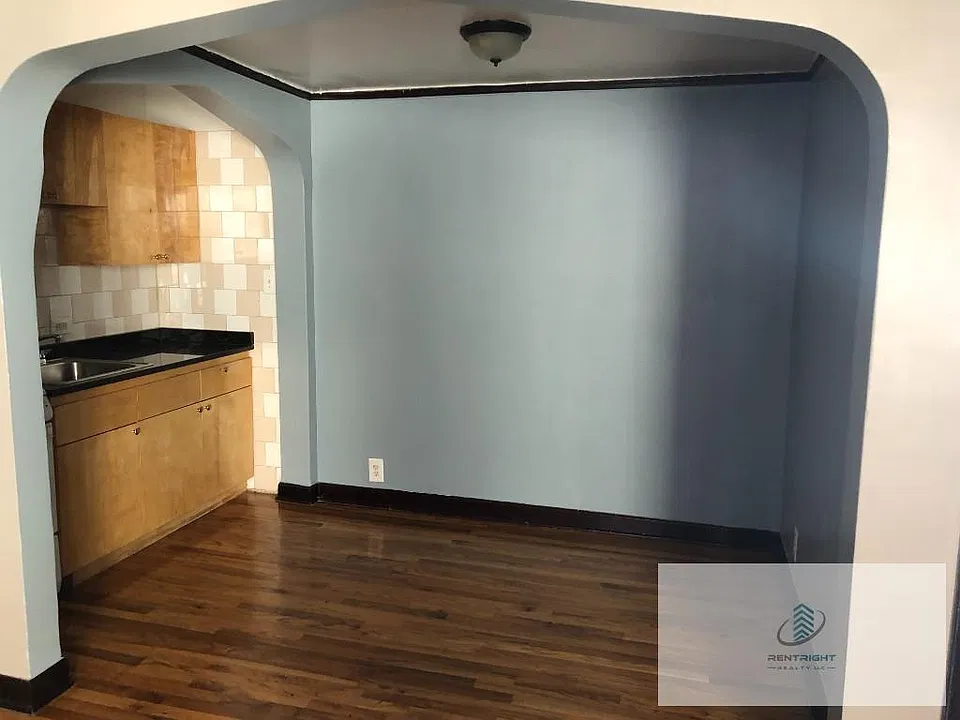 846 W Montrose #610