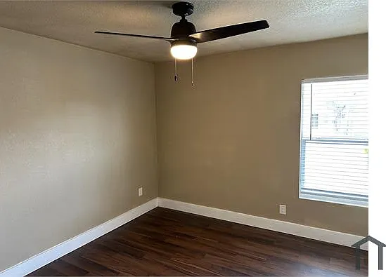 223 Sheila Dr — Photo 9