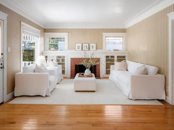 1138 Virginia Way, La Jolla, CA 92037