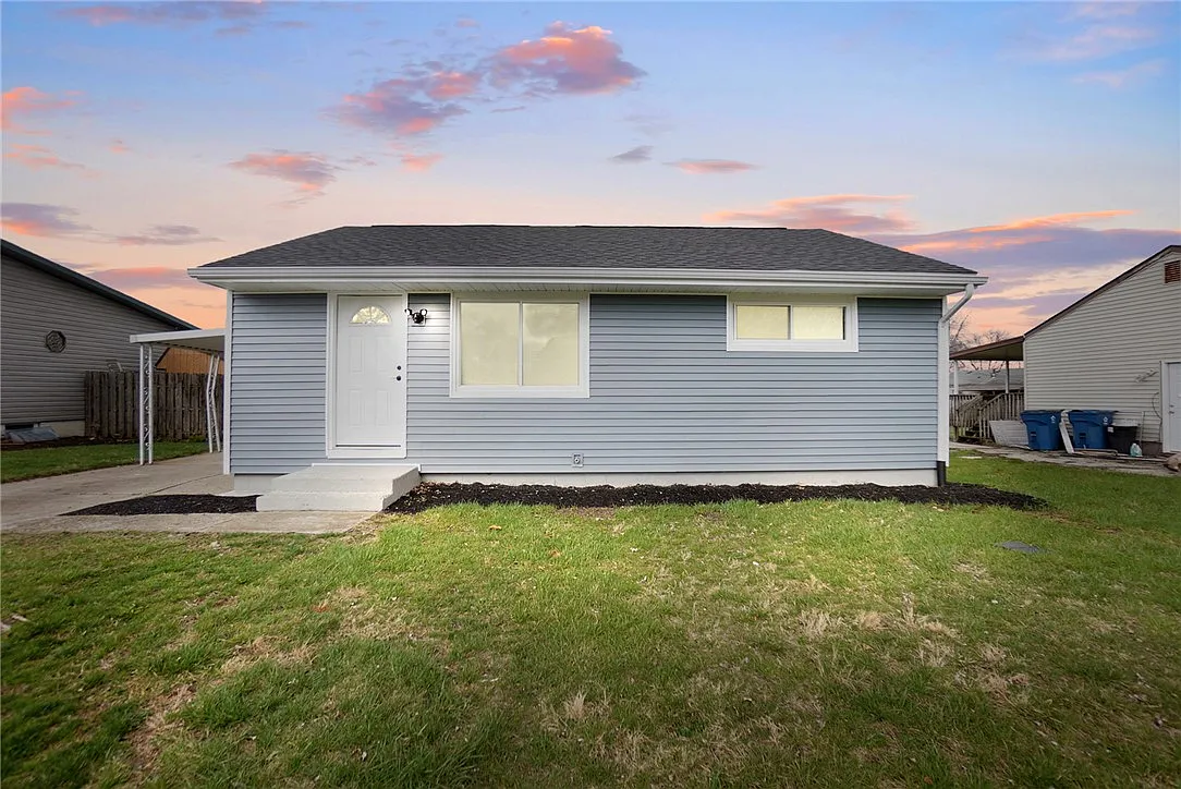 239 Travis Dr photo 1