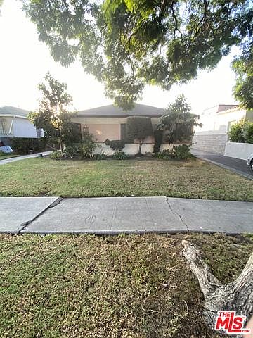 1st image of 3041 Edgehill Dr