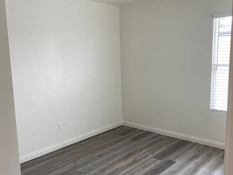 3201 Mesa Dr — Photo 5