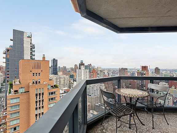 3rd image of 200 E 61st St APT 36E
