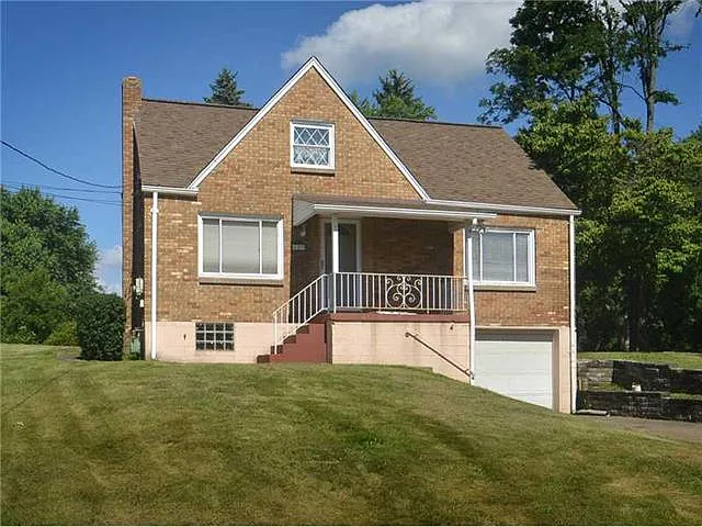 429 Longview Dr photo 1