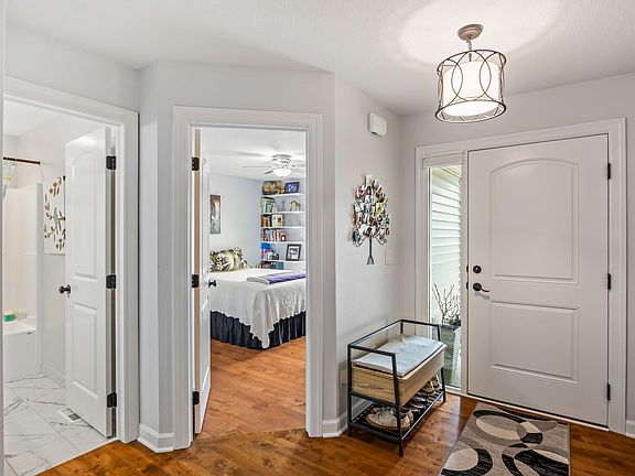 5th image of 5608 SE 24th St