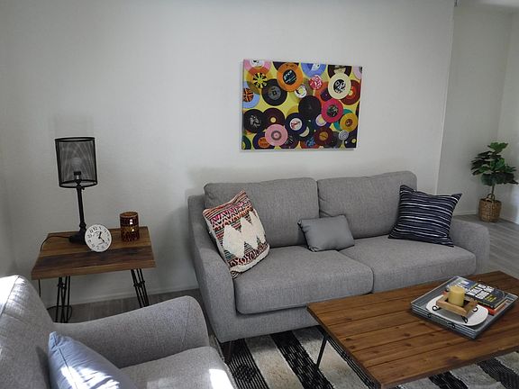 Nice Comfortable Living Room