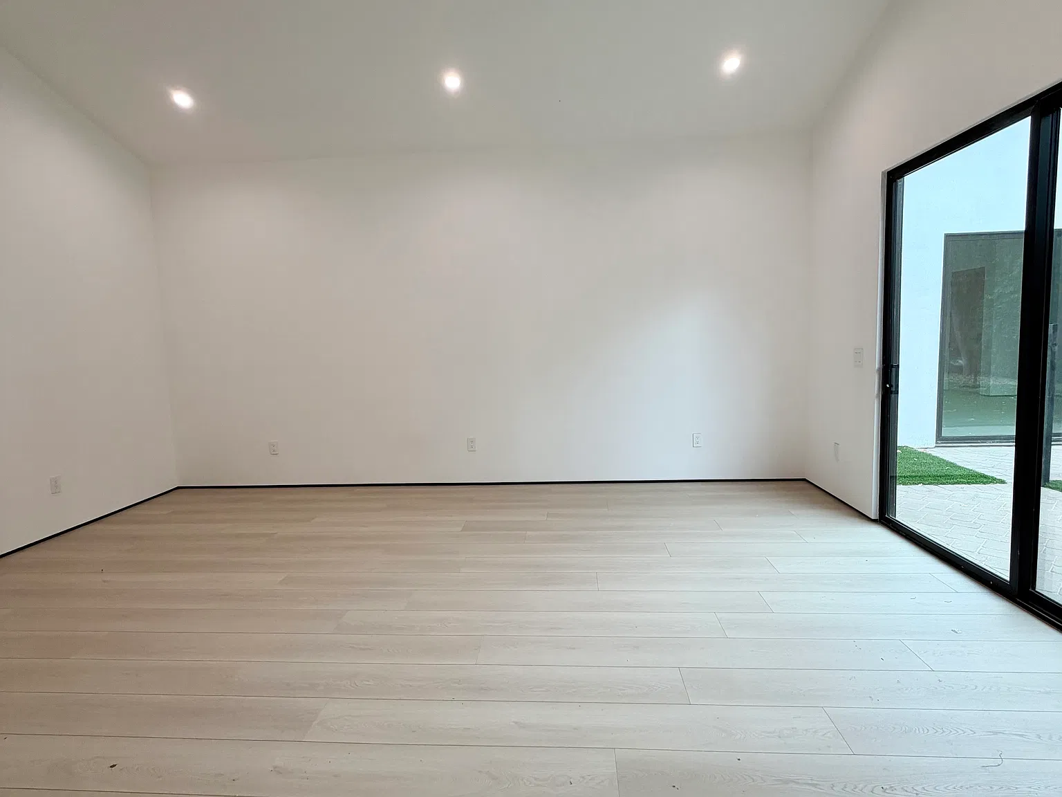 2 bed, $3,795 — Photo 4
