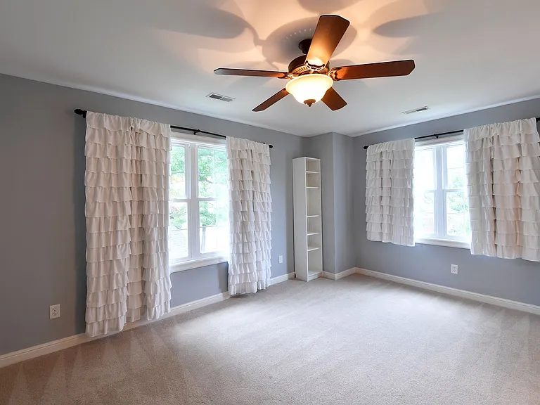 106 Manlyn Dr — Photo 52