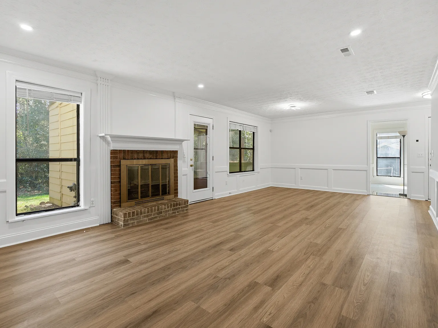 129 Sandalwood Cir — Photo 4