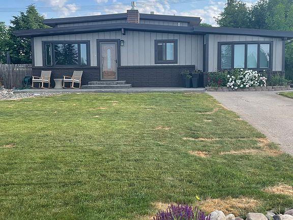 2nd image of 3207 15th Ave S