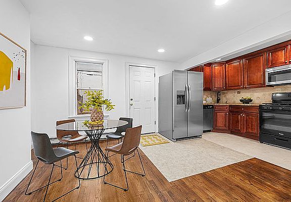 4th image of 217 Stuyvesant Ave #1