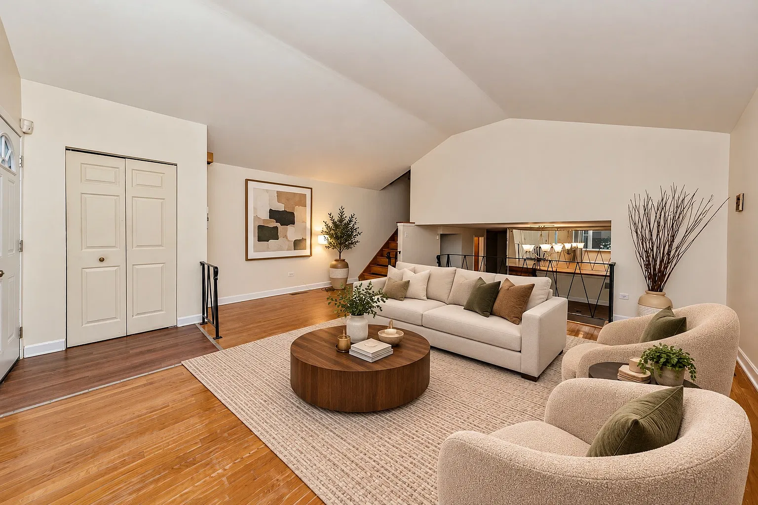 3 bed, 1.5 bath, 1100 sqft, $2,200 — Photo 2