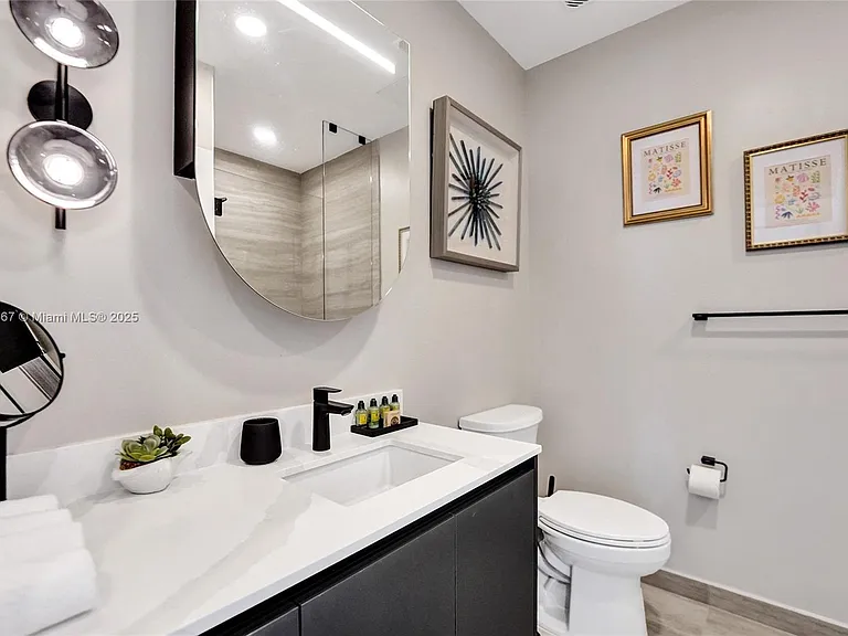 580 72nd St #2010 — Photo 21