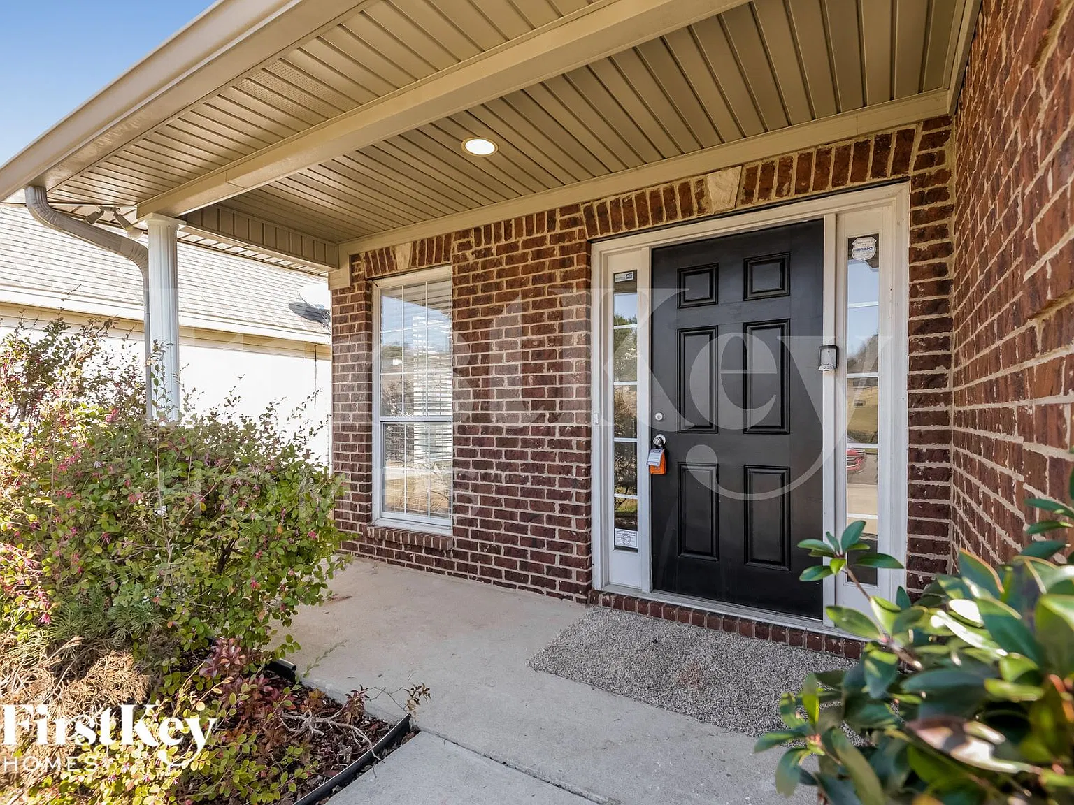3 bed, 2.0 bath, 1272 sqft, $1,865 — Photo 2