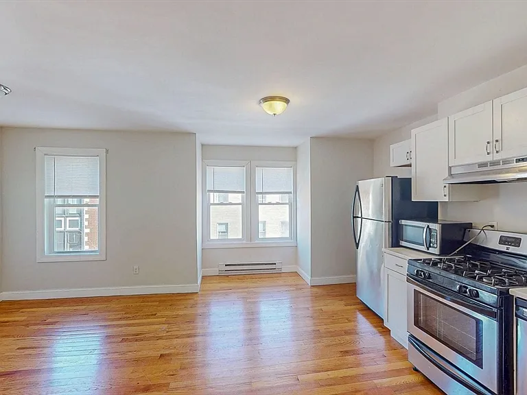 67 Marion St #3 — Photo 7
