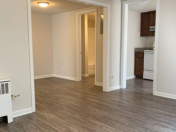 2nd image of 4651-4655 NE Antioch Rd #4655-8