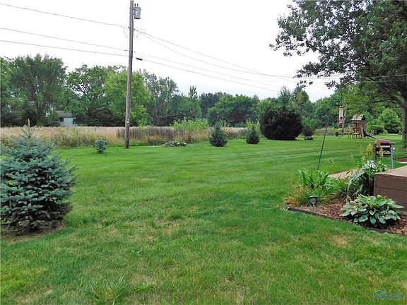 3rd image of 2329 N Manor Dr