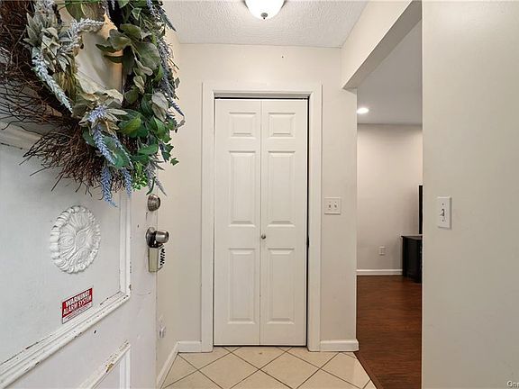 2nd image of 220 Fox Run Ln